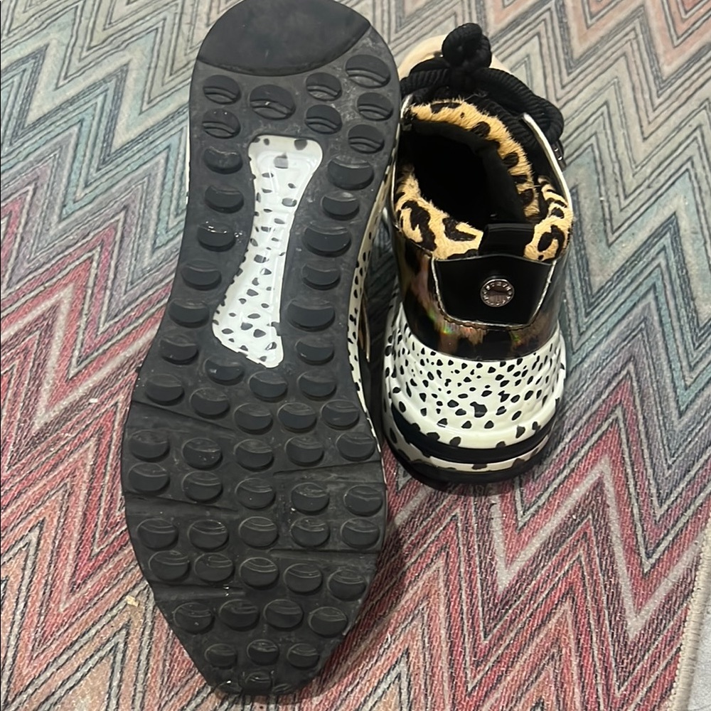 STEVE MADDEN Cliff Sneaker Leopard Hide Print w/ Black Gold leather Accents sz7 - Picture 4 of 6